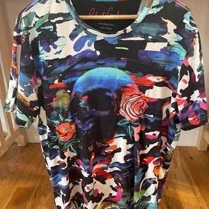 Gorgeous Rare Rose Embroidered Robert Graham T-Shirt